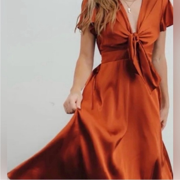 Francesca's rust-orange satin flutter sleeve high-low midi dress front tie knot - Picture 3 of 12